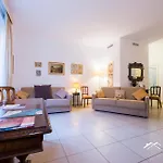 Center |2br| A/c |wi Fi By Tilo *
