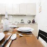 Center |2br| A/c |wi Fi By Tilo *