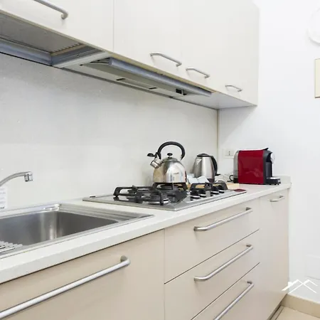 Center |2br| A/c |wi Fi By Tilo 아파트 *