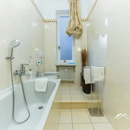 Center |2br| A/c |wi Fi By Tilo 제노바